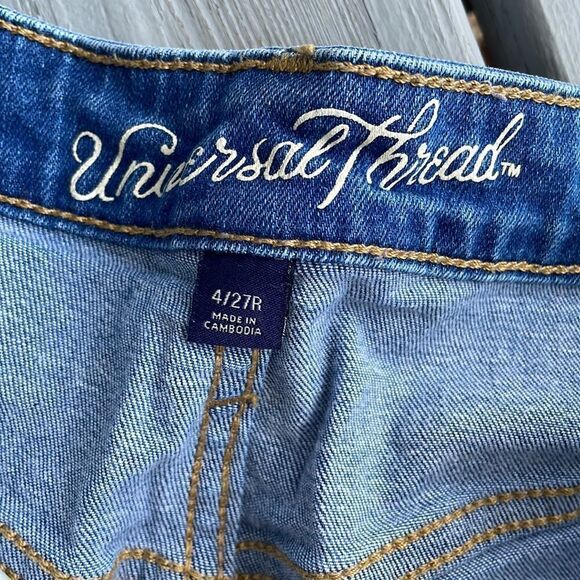 Universal thread jeans  - Picture 2 of 4